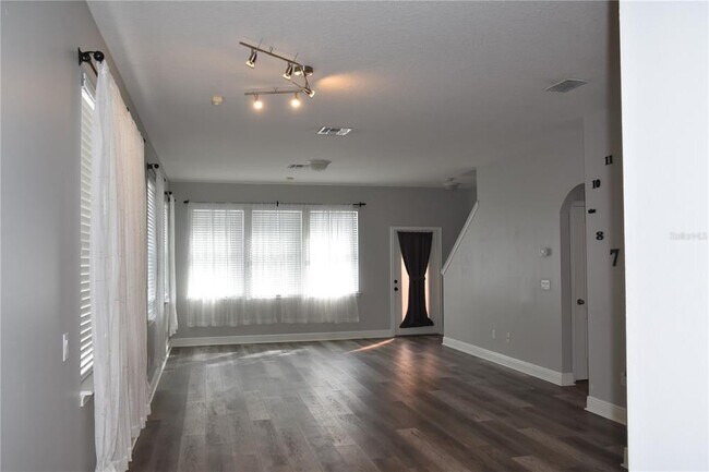 Foto del edificio - 12964 Emersondale Ave