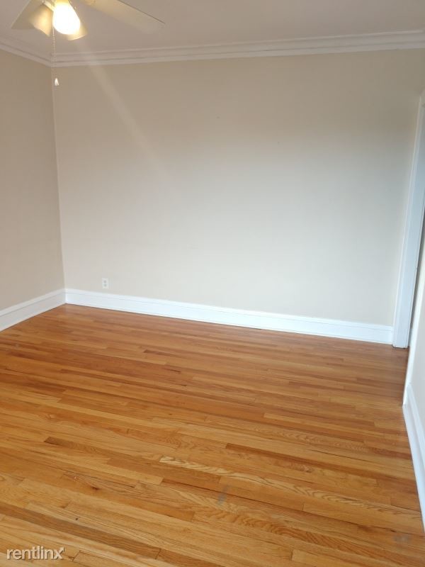 Building Photo - 4604 N Kildare Ave