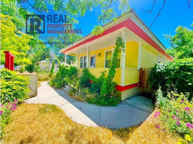 Foto del edificio - 4 bedroom 2 bathroom home
