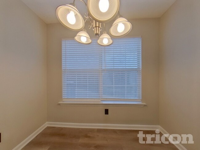 Building Photo - 132 Diamond Ct