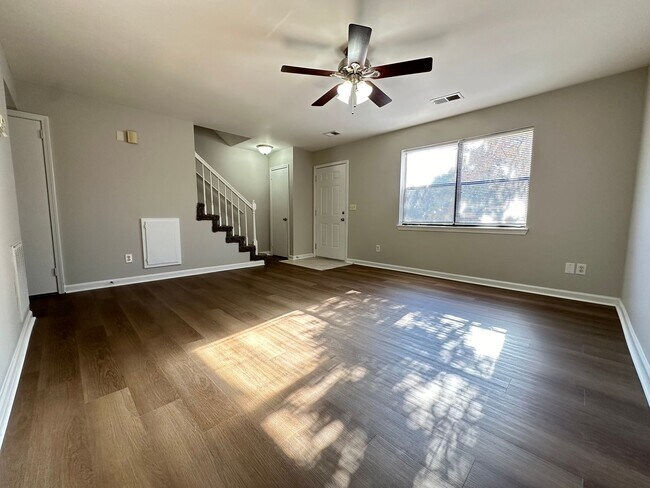 Building Photo - Townhome for rent in Grayson Valley