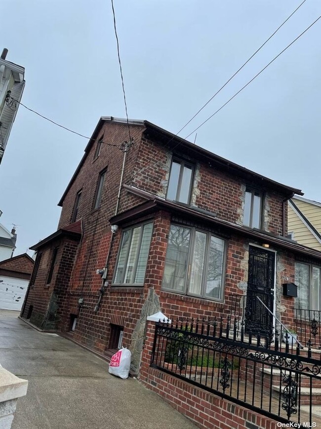 Building Photo - 90-20 212th Pl