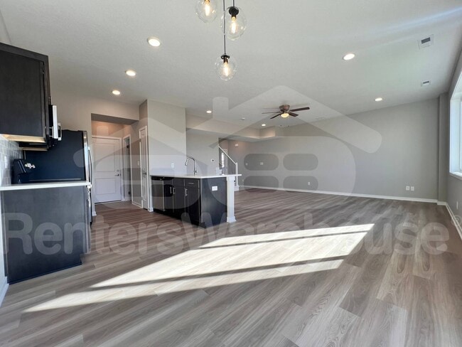 Building Photo - 7000 Lake Hill Dr