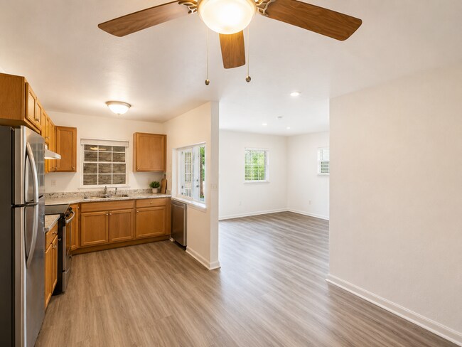 Foto del edificio - 5527 Bryson Dr