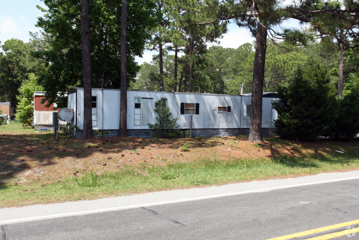 Primary Photo - Colonial Village Trailer Park