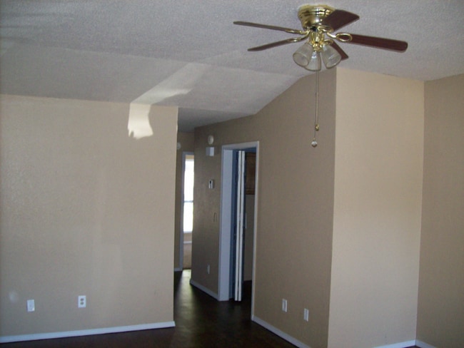 Photo - 410 S Greengate Dr House