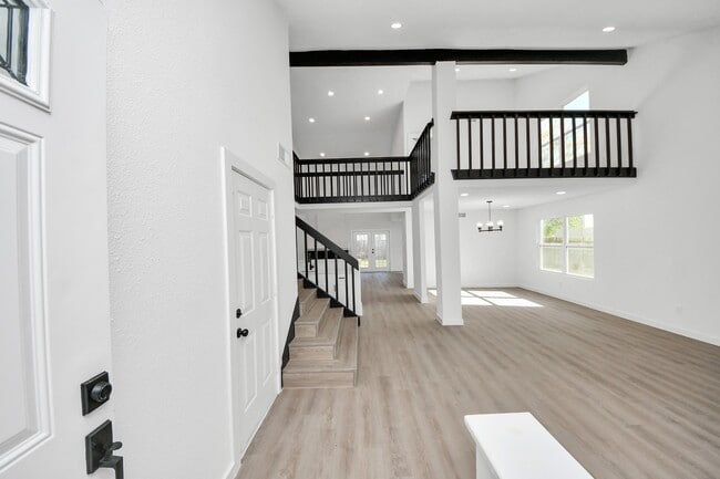 Building Photo - 2911 Meadowgrass Ln