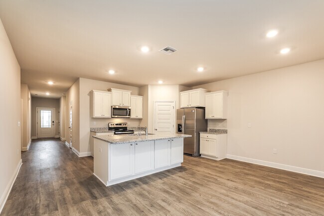 Building Photo - 432 Eagle Lake Way, Callaway, FL