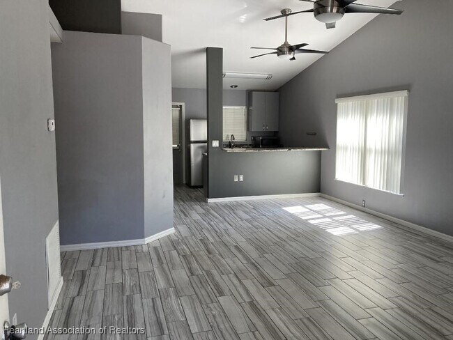 Foto del edificio - 3908 Mandarin Rd