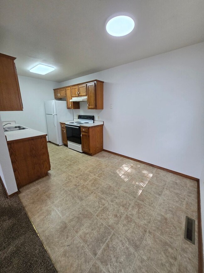 Foto del edificio - 1221 Peters Ave
