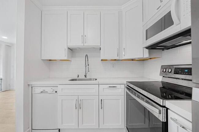 Building Photo - 207