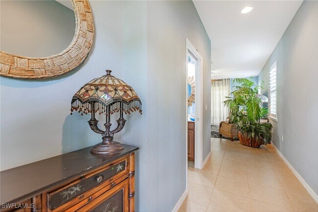 Building Photo - 10803 Alvara Way