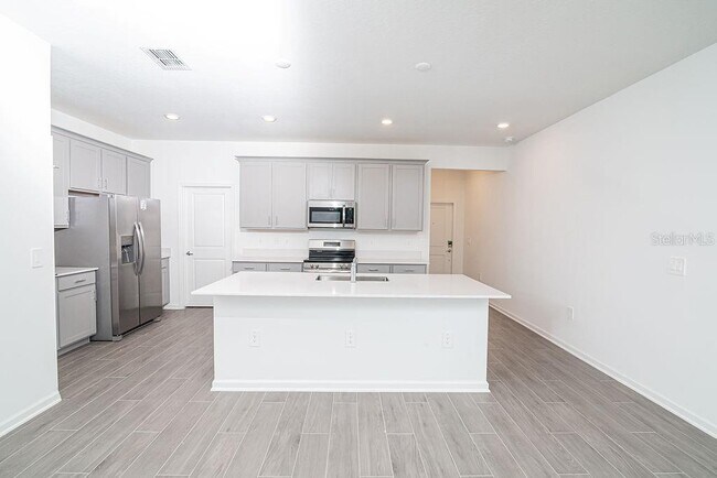Foto del edificio - 6008 Blissful St