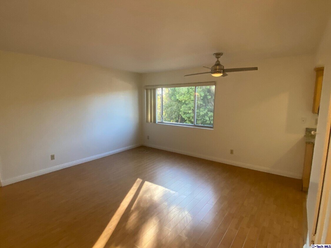 10901 Camarillo St Unit 203, Los Angeles, CA 91602 Apartment for Rent