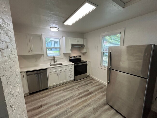 Foto del edificio - Cute 3 Bed, 1 Bath Home in Sunset Hill!