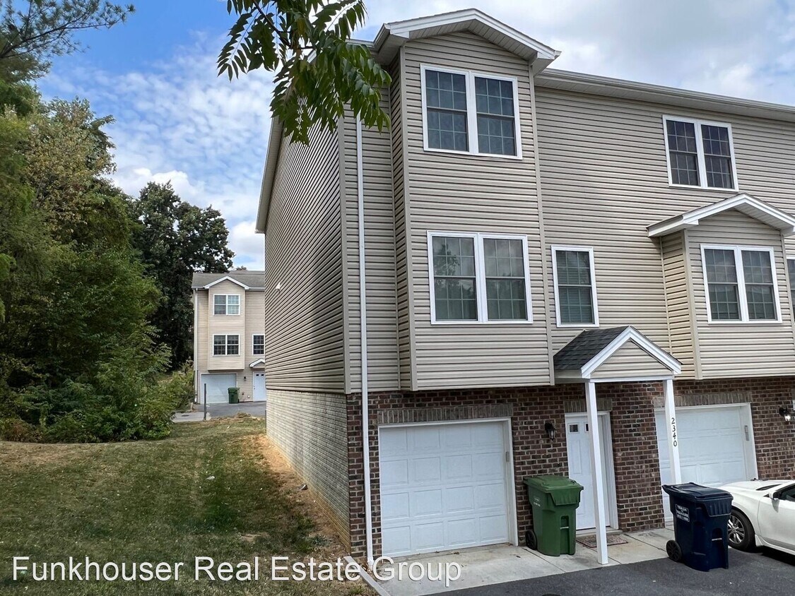 Foto principal - 3 br, 2.5 bath House - 2340 Kendall Lane