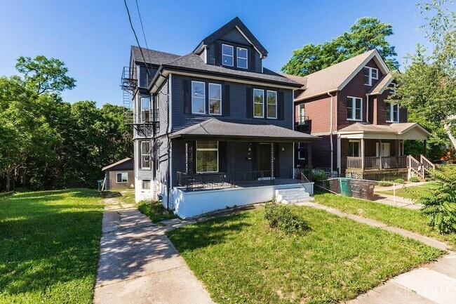 Foto del edificio - 871 Hutchins Ave