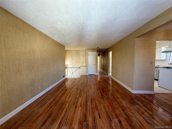 Foto del edificio - 24-14 215th St