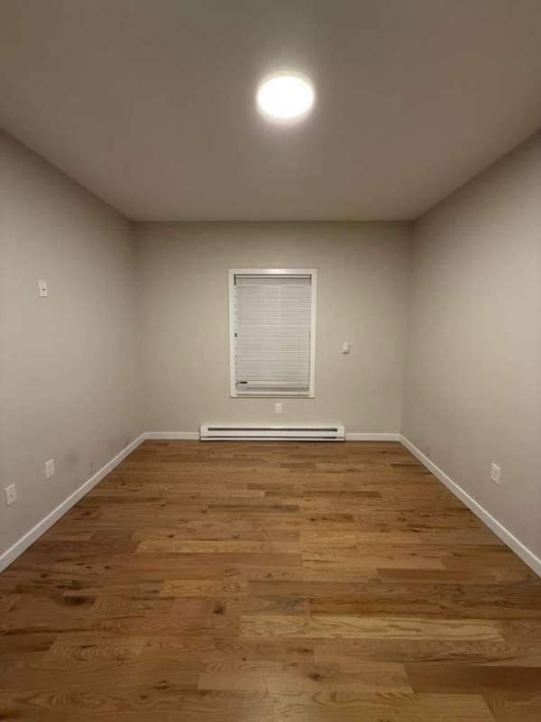 Building Photo - 356 S 6th St