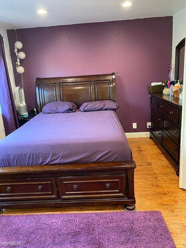 Building Photo - 924 Praderia Cir