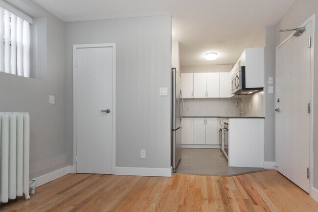 Building Photo - 56 Maitland Street