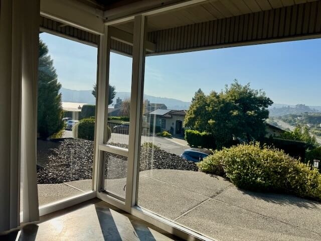 Foto del edificio - 525 Comstock Dr