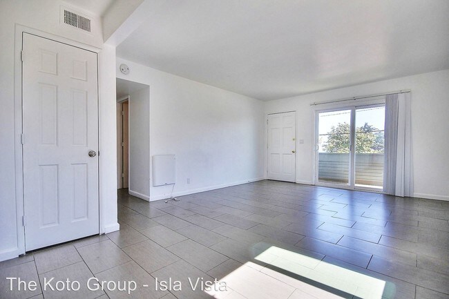 Building Photo - 6694 Del Playa Dr