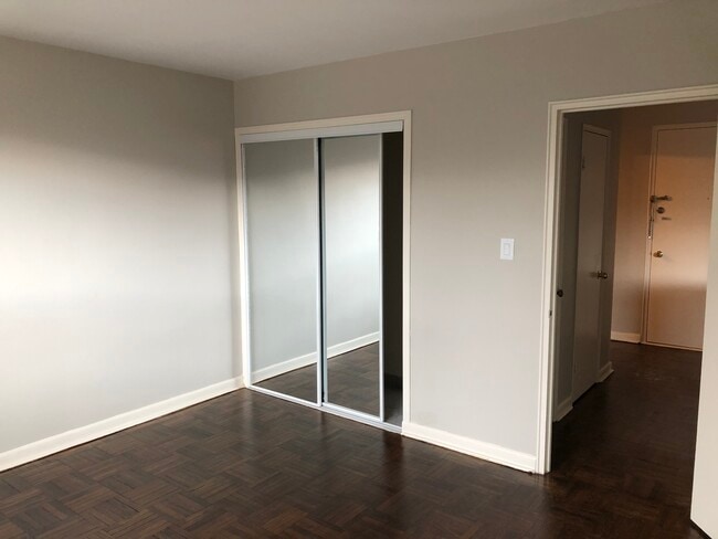 Building Photo - 15 Bater Ave
