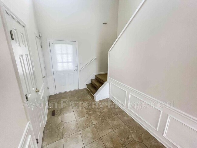 Foto del edificio - 140 Calborne Ct