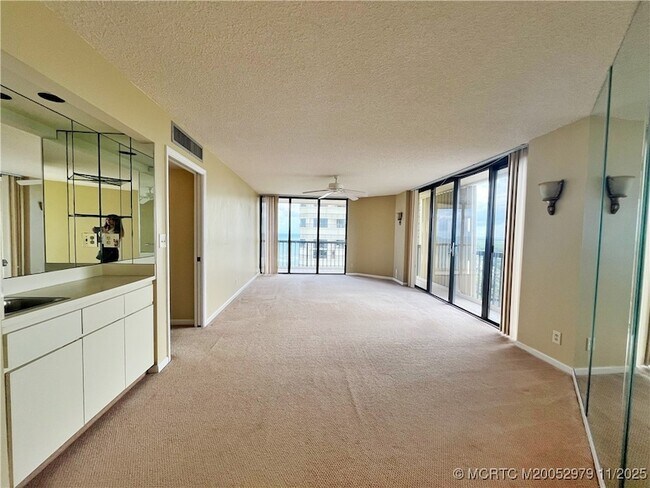 Foto del edificio - 9500 S Ocean Dr
