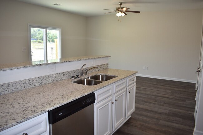 Foto del edificio - 2956 Old Field Rd