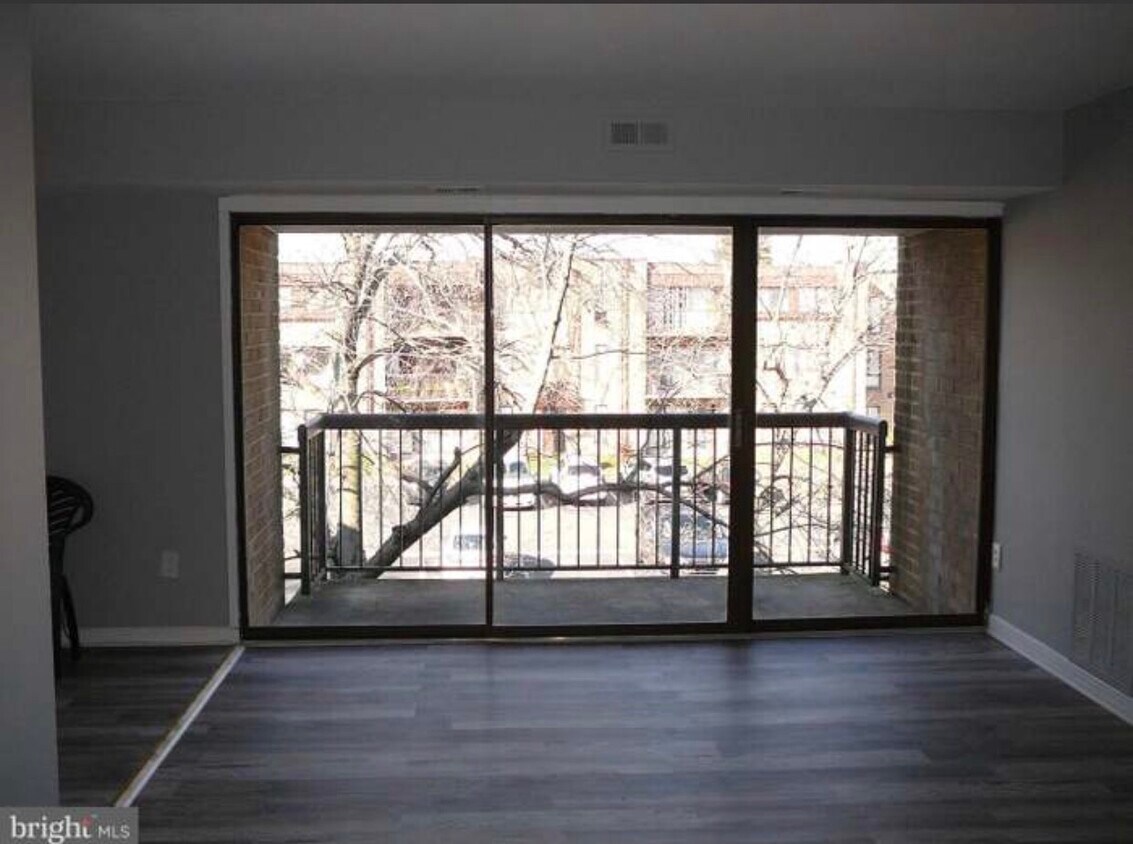 11055 Camfield Ct Unit 201, Manassas, VA 20109 Condo for Rent in