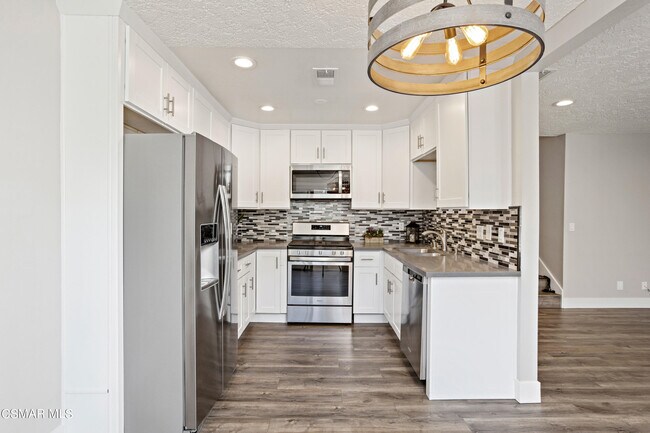 Building Photo - 1322 Alessandro Dr