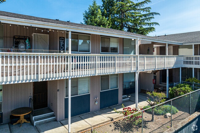 Building Photo - Garden Square Apartments
