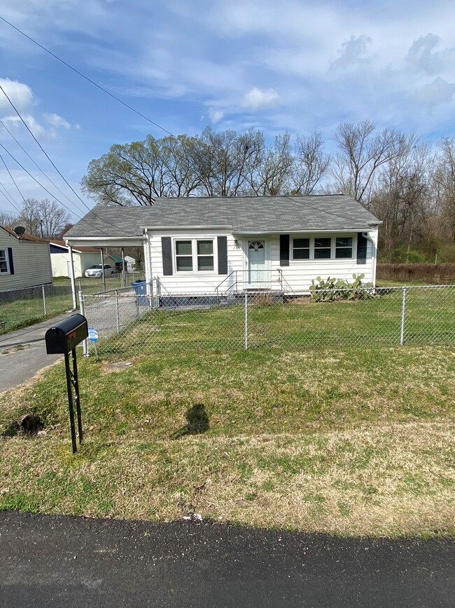 Building Photo - 807 Richmond Ave