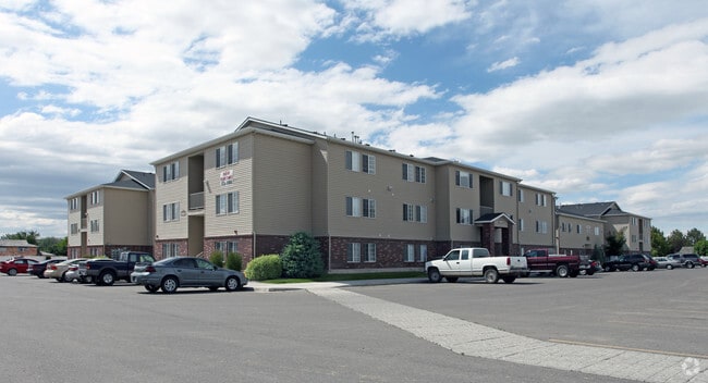 Building Photo - Apartments at Falls Crossing