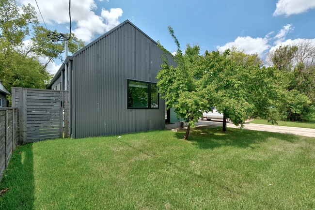 Building Photo - 6101 Club Terrace