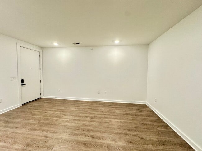 Interior Photo - Millhouse