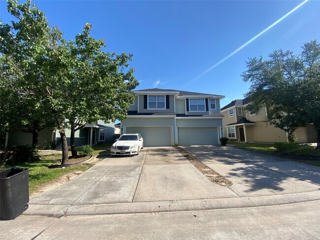 Foto del edificio - 8925 Elm Drake Ln