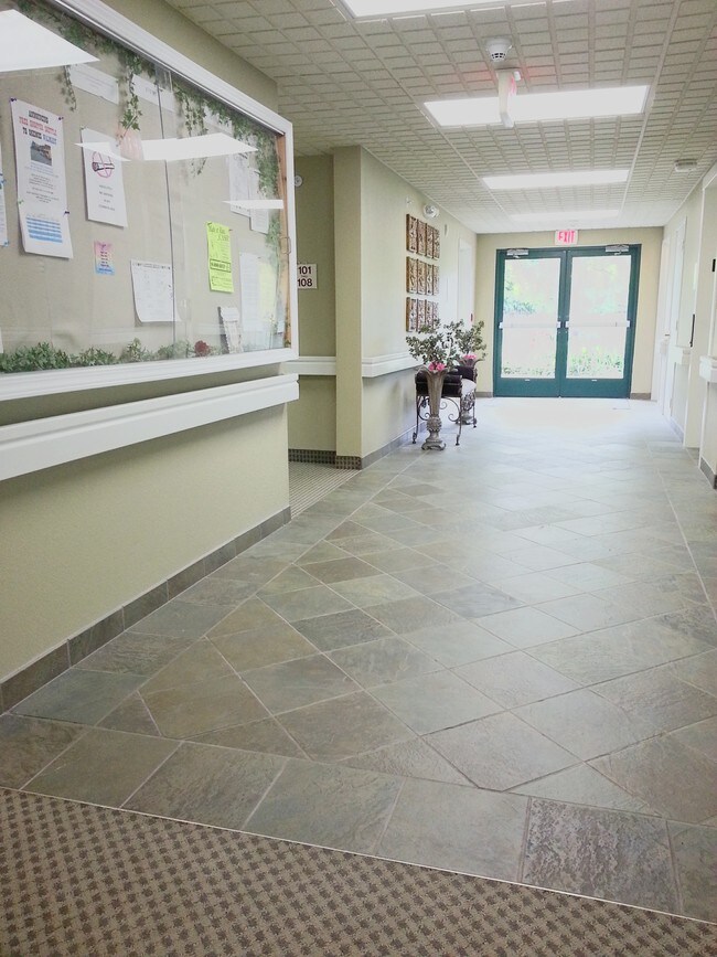 Meridian Stratford Place Apartments Apartments East Lansing, MI