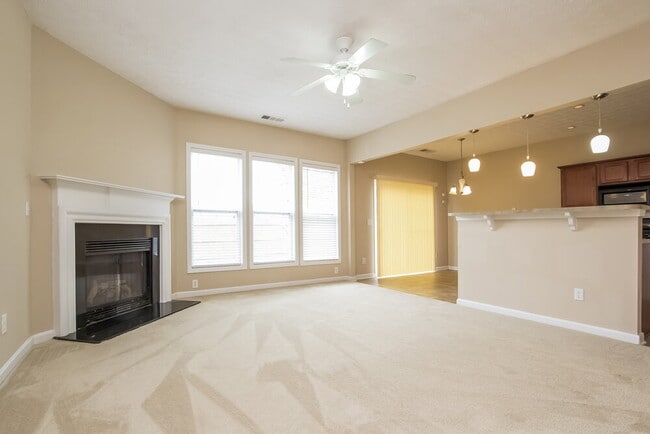 Building Photo - 900 Gardenia Curve