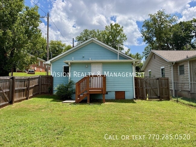 Foto del edificio - 374 Paines Ave NW