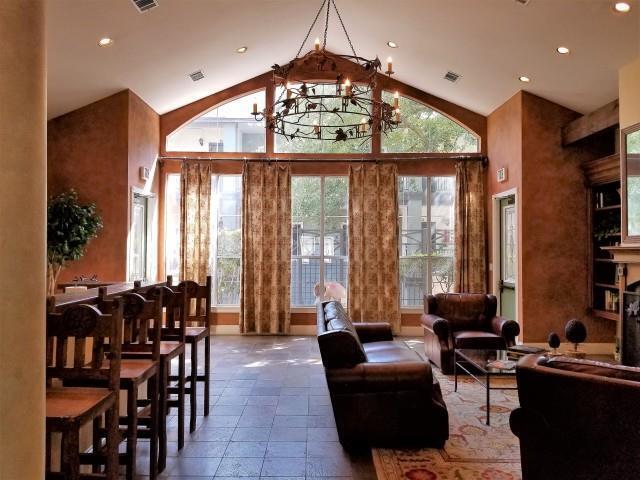 Foto del edificio - 7631 US-290