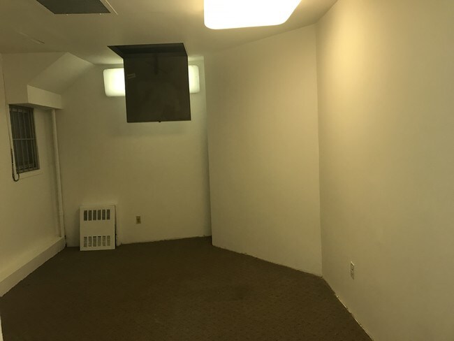 Interior Photo - 417 E 72nd St