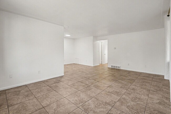 Foto del edificio - 535 S Quitman St