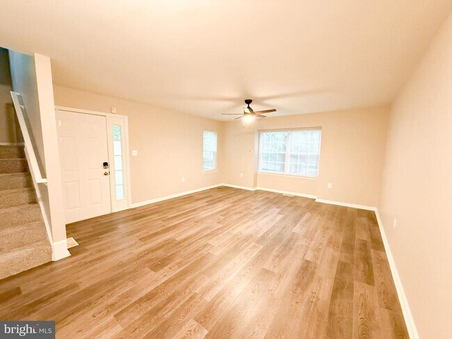 Foto del edificio - 15301 Waters Edge Ct