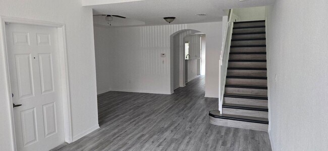 Building Photo - 4948 Leeward Ln