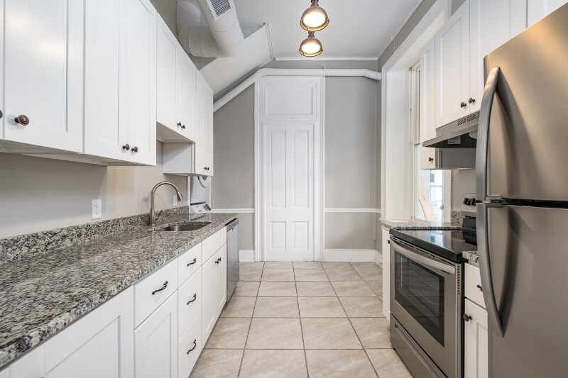 811 Westover Dr Unit 4, Staunton, VA 24401 Room for Rent in Staunton