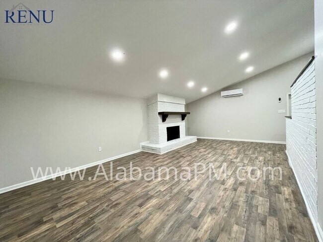 Foto del edificio - Now Available!