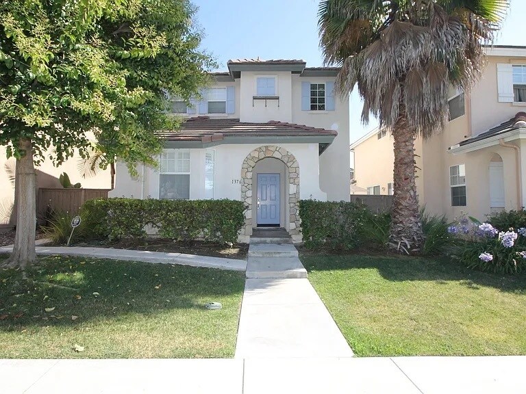 Foto principal - 1376 Little Lake St